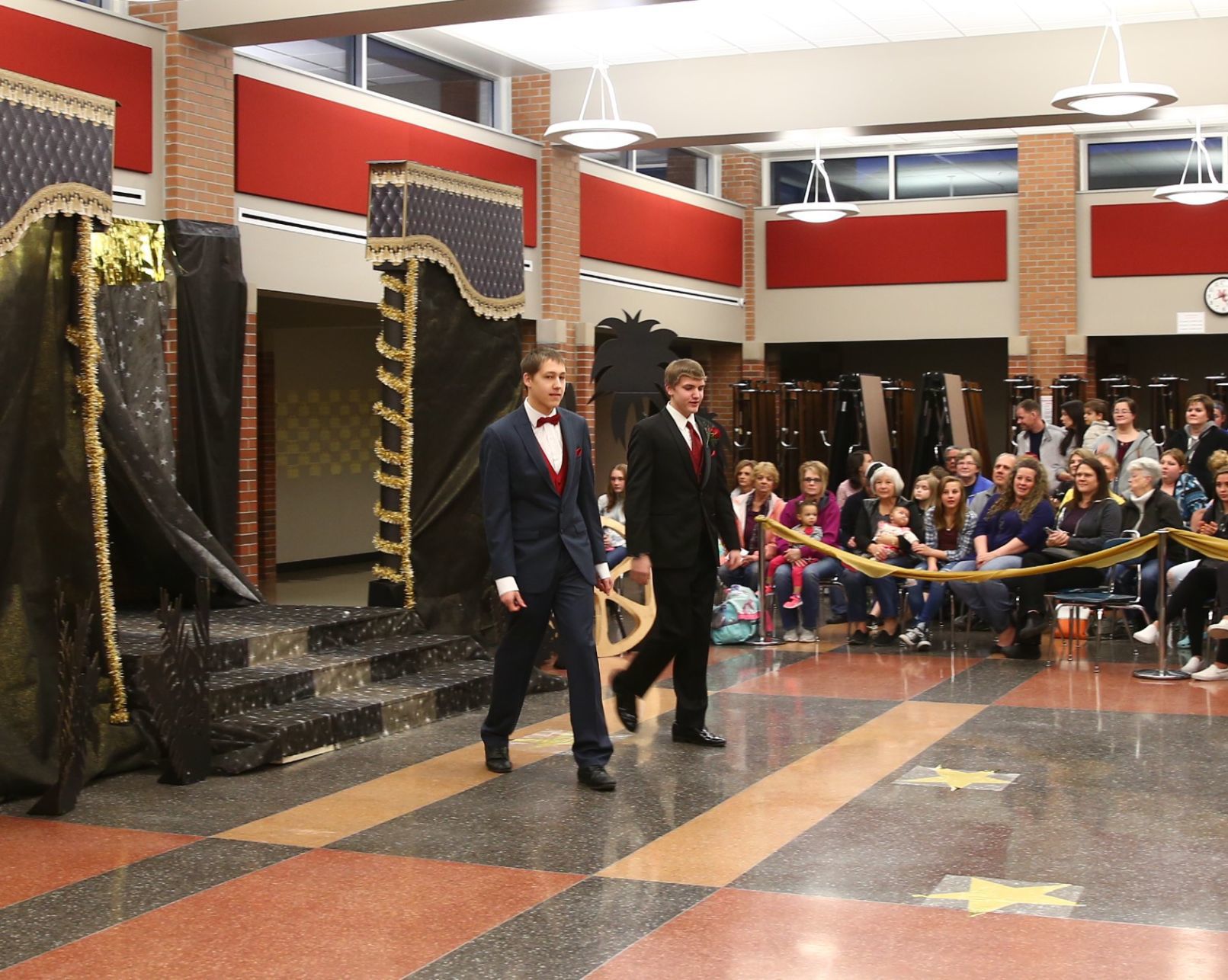 MC Prom 2018 (44).JPG